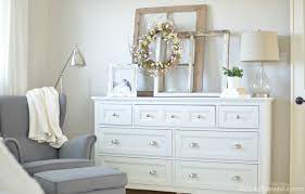 Whether you are looking for decorating ideas to update your master bedroom, creative teen room decor ideas , diy beds for the guest room or ways to decorate an apartment bedroom with small spaces, you are sure to find more than a few ideas in this list, since we have our 75 favorite diy projects for your room all in one place. Farmhouse Bedroom Dresser Decor Ideas Novocom Top