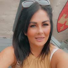 Cheryl Moorehead (@chezzam87)