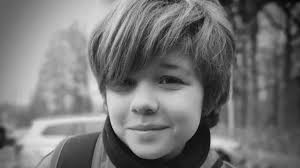 Il y a maintenant un énorme vide que nous ne pourrons jamais combler»: vive  émotion aux funérailles du petit Jack (11), décédé après un accident dans  la cour de récré à Ekeren (