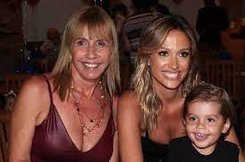 42 anos não é idade pra morrer. Luisa Mell Chora E Anuncia Que Mae Esta Com Cancer De Pulmao Entretenimento R7 Famosos E Tv