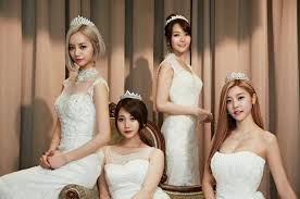 12 Female Idols Who Look Absolutely Gorgeous In Wedding Dresses Wedding Dresses Girl Day Wedding