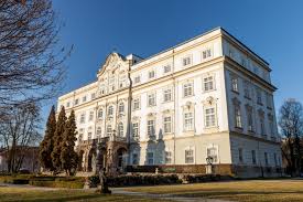 Maybe you would like to learn more about one of these? Infos Zum Stadtteil Riedenburg Wohlfuhlhotels In Wals