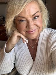 Wendi Bucher (@wendi.read) • Facebook