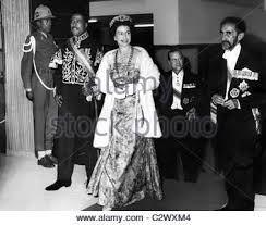 Over the years, she has been revered by her subjects for her administrative acumen and unequivocal empathy towards all factions. Konigin Elizabeth Ii Uber 1965 Stockfotografie Alamy