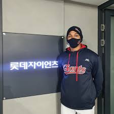 김하성(金河成, 1995년 10월 17일 ~ )은 미국 mlb 내셔널 리그 샌디에이고 파드리스의 내야수, 지명타자이다. Ml ì„ ë°° ë§ˆì°¨ë„ ê¹€í•˜ì„±ì—ê²Œ ê±´ë„¨ ì¡°ì–¸ê³¼ ì'ì› ë…¸ì»·ë‰´ìŠ¤