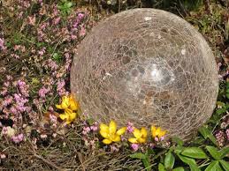 Krokos Gelb Glaskugel Rosa Garten Diy Rosa Garten Garten Deko Garten