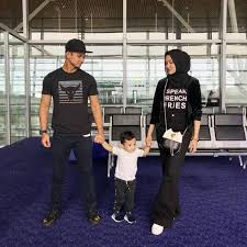 Hanis zalikha on naimisissa hairul azreenin kanssa 5. 3 Hari Puasa Dari Sosial Media Hanis Zalikha Rasa Lebih Kreatif Fokus Nona