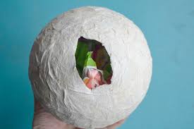 Le Dino Anniversaire Chasse A L Oeuf Maman A Tout Faire Oeuf Dinosaure Anniversaire Dinosaure Anniversaire