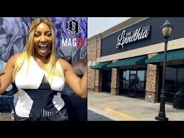 Nene leakes' wasn't on broadway for nothing and recently she showed off her vocal range at the linnethia lounge with her friend keke wyatt. Video Nene Leakes