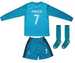 This is the long sleeve version made popular by cristiano ronaldo. Amazon Com Gamesdur 2016 2017 Real Madrid Ronaldo 7 Away Blue Long Sleeve Soccer Kids Jersey Short Set Youth Sizes 6 7 Years 0783512686787 Books