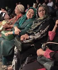 The first pontianak film appeared in 1957 singaporean malay horror film directed by indian film director b.n. Facebook