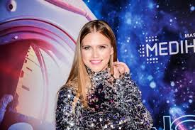 Agnieszka kaczorowska is on mixcloud. Agnieszka Kaczorowska W Bikini Cala Rodzina Zazywaja Slonecznych Kapieli Zdjecia 14 05 2021 Express Ilustrowany