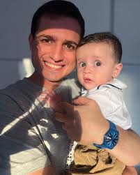 Benjamin Lazaro (@benjalazarog) • Instagram photos and videos