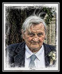 RIP Michael Newberry Former Newcastle player Michael Newberry has died  suddenly, His club Cliftonville has announced. The defender passed away