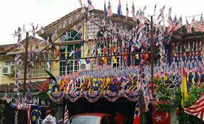 Dari utara selatan juga timur ke barat turut gagah sabah sarawak sehati sejiwa. Peniaga Hiasi Rumah Dengan Pintu Gerbang Negaraku Sehati Sejiwa Malaysianview