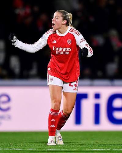Alessia Russo. These Real Madrid defenders hate to see her coming. Proper  “ah sh*t, here we go again” settings. Bagged a 14-minute brace to show them  who's really Real. Two headers to