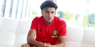 Este vídeo es sobre proyecto sin título Ryan Mmaee J Avais Besoin De Ce Changement Dh Les Sports