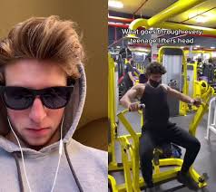 Carter Cox (@coxinthehenhouse)