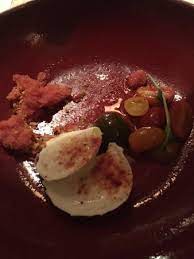 Een bijna kubistische compositie in planken van wijnkisten. Too Bad Review Of La Ciboulette Knokke Heist Belgium Tripadvisor