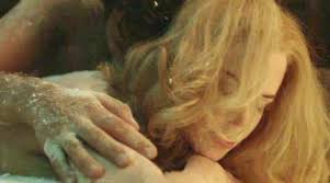 Hemingway & gellhorn is a 2012 television film directed by philip kaufman about the lives of journalist martha gellhorn and her husband, writer ernest hemingway. Hemingway Gellhorn Corny And Canny Tv Streaming Roger Ebert