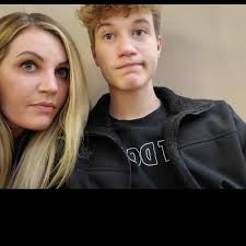 Erin Babb's Instagram, Twitter & Facebook