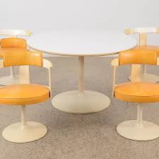 Tulip Style Dining Table And Chairs By Daystrom Furniture Ebth Dining Table Chairs Table Furniture