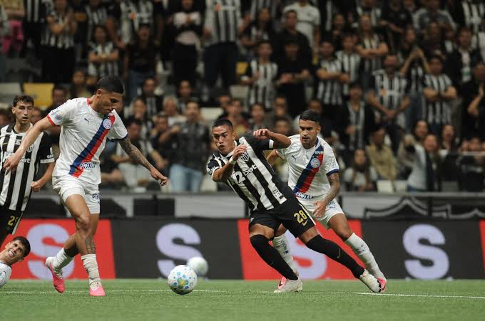 Atl&eacute;tico amarga 'lei do ex' e leva empate do Bahia em volta ao Brasileiro