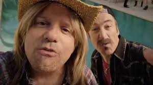 Watch: Banes and Dunfrey Countrify Grocery Shopping in 'W/ Bob & David'  Music Video