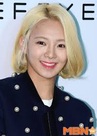 Bad Make Up In Kpop Celebrity Photos Videos Onehallyu