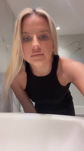 Unhinged Version of Me: Single and Bored