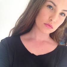 Elizabeth Bremner's Instagram, Twitter & Facebook