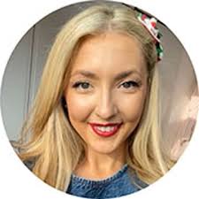 Isabelle Casey's Instagram, Twitter & Facebook