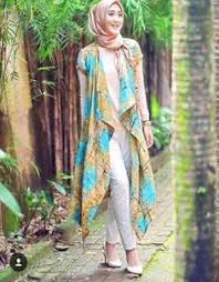 Model baju lebaran ala dian pelangi.jika dilihat dari segi model baju muslim dian pelangi desain baju muslim ini dapat diterapkan ke beberapa kondisi acara ataupun kegiatanmulai dari baju muslim modis gamis batik kebaya serta gaun dapat dikenakan untuk kegiatan kegiatan seperti pesta keluarga lebaran acara resmi santai gaul dan ibu hamil. 37 Ide Model Baju Lebaran Dian Pelangi Casual Elegan Terbaru Lebaran Model Pelangi