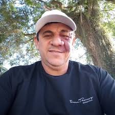 Sou solteiro sim e vc é casada ou é presa à águem