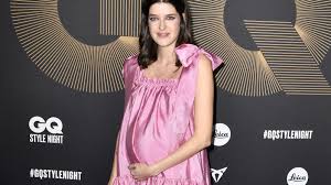 Kate upton, leslie mann, marie nasemann, annemarie carpendale, marco kreuzpaintner. Ex Gntm Model Marie Nasemann Erwartet Baby Nummer 2