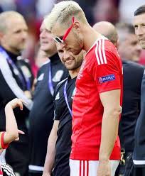 Aaron) in caerphilly, wales geboren. Aaron Ramsey