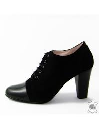 Les chaussures à talon sont les chaussures femme typiques que l'on porte lorsqu'on veut s'habiller de manière élégante. Chaussures Petites Pointures Femmes Derbies A Talons 32 A 35