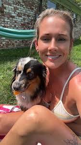 Laura Esslinger's Instagram, Twitter & Facebook