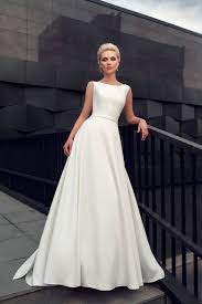 Modern Wedding Gown Modern Wedding Dress Simple Stylish Etsy Long Train Wedding Dress Wedding Dresses Wedding Dresses Simple