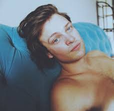 Max Gray's Instagram, Twitter & Facebook