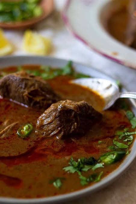 Top 5 Nihari Spots in Lahore That Are Worth Waking Up Early For