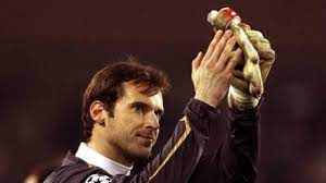 As petr cech squeezed his huge frame into the miniature goalmouth to have his photograph taken, one got a sense of how. Cech Signs New Deal Eurosport