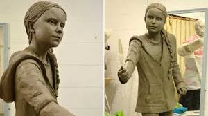 В августе 2018 года, когда ей было 15 лет, она начала школьную забастовку за климат у стен шведского риксдага. U00z6ytdnweyem