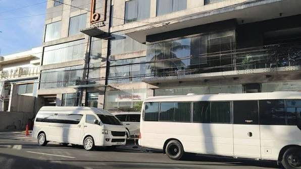 Coaster and Van for Rent 🚌 Eskarsyonista Travel Services offers reliable and well-maintained transportation for tours, airport transfers, corporate trips, and private travel. Available Vehicles: • Coaster – 29 Seater • Foton