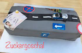 Wer noch keine 18 jahre alt ist und trotzdem auf einem motorrad gen westen fahren. Zuckergoschal Fuhrerschein Kuchen Zum Geburtstag Facebook