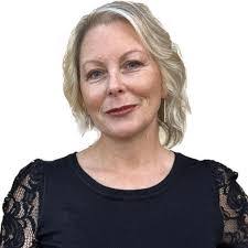 Amy Mims's Instagram, Twitter & Facebook