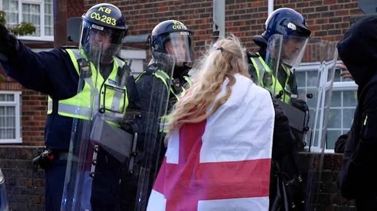 Anti-migrant activists like Danny Tommo are changing tactics - BBC News