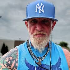 Lena Maynard's Instagram, Twitter & Facebook