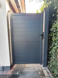 A free standing gate should never be used as a baby gate or for toddlers. Aluminium Gates Cheap Quality Aluminium Driveway Garden Gates