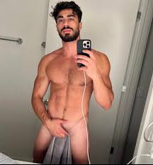 Mo Saffari, linfluencer musclé enflamme la toile! - Arabe Gay